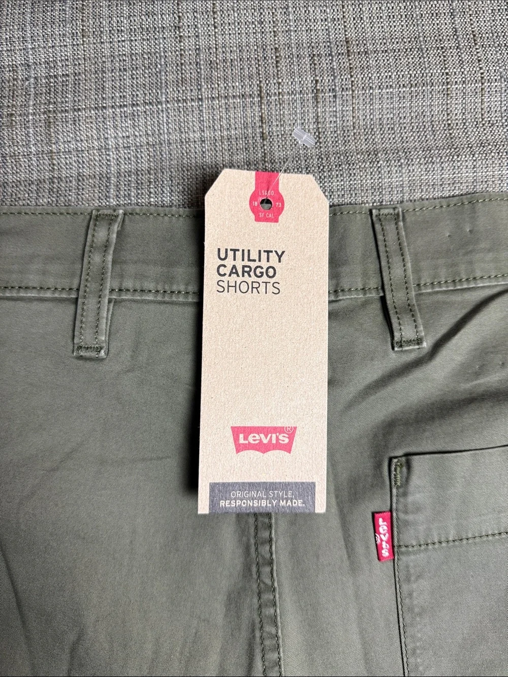 NWT Levi's Men's Olive Green Utility Cargo Shorts size 34